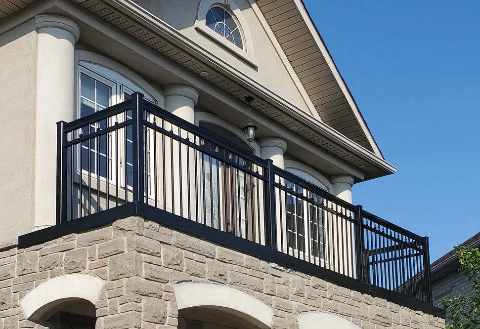 Balcony fence