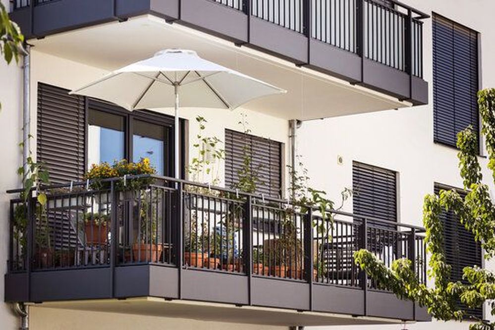 Balcony fence