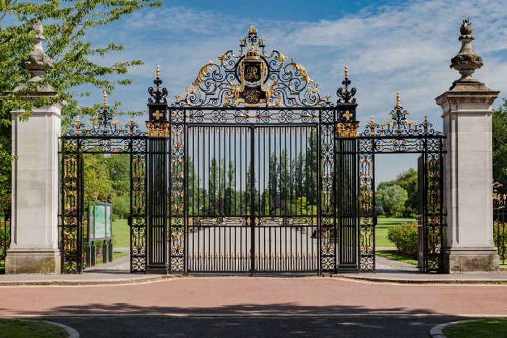 European-style gate