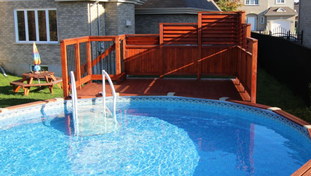 Swimming pool fence