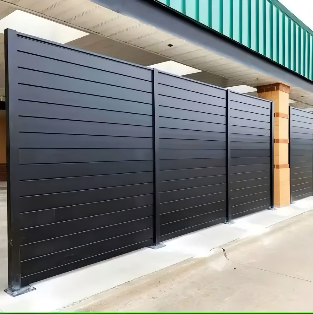 Aluminum fence 23