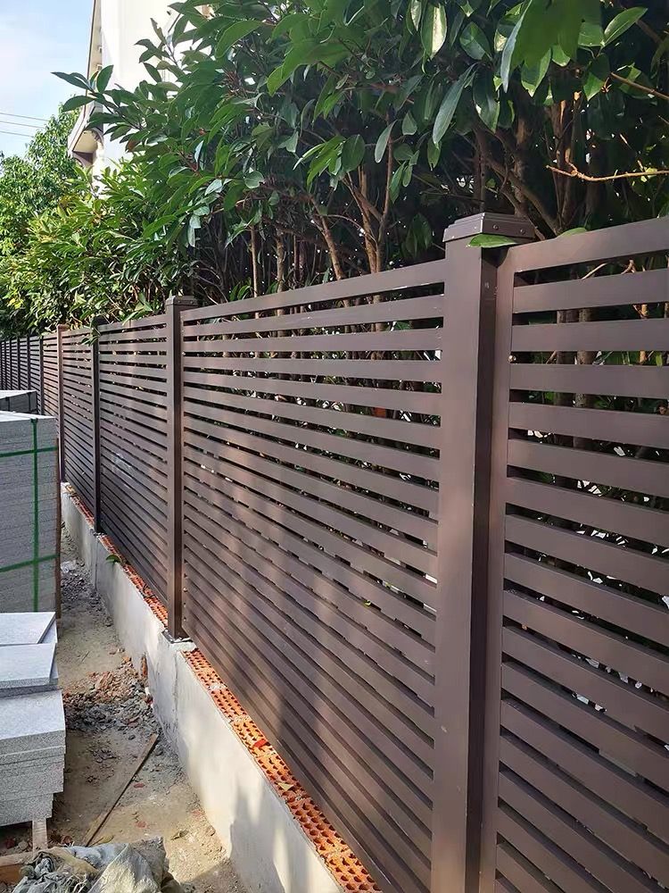 Aluminum fence 25